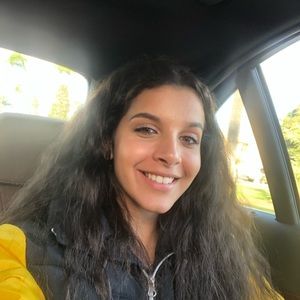 Meet your Posher, Leila